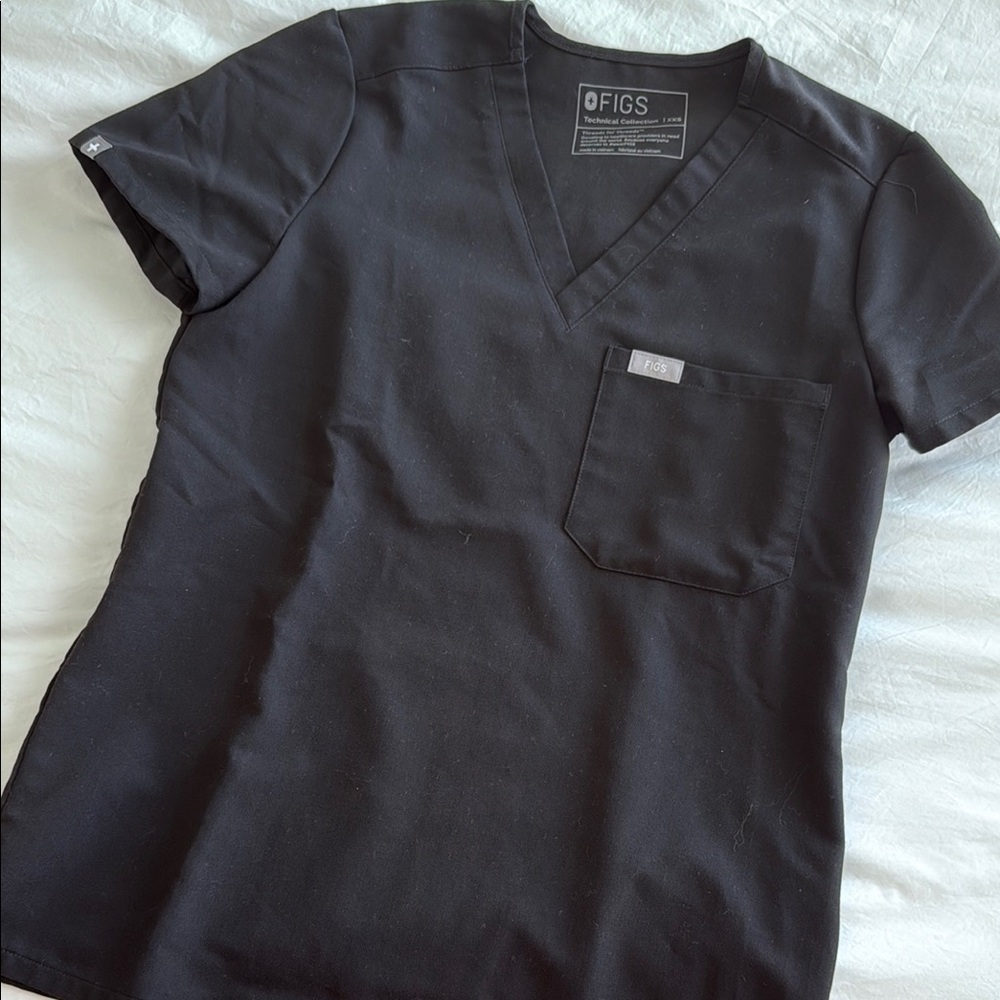 FIGS Catarina One-Pocket Top